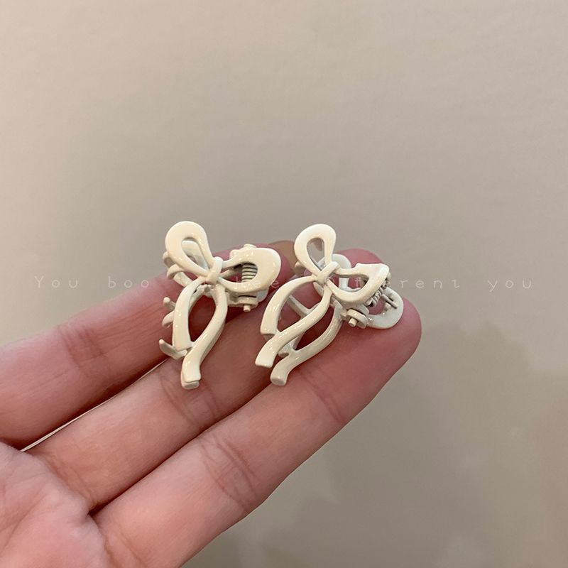 Girl Bow Barrettes Small Hair Grabbing Clip 72fa5cad 2e5f 439a a197 19bb25cb30c7