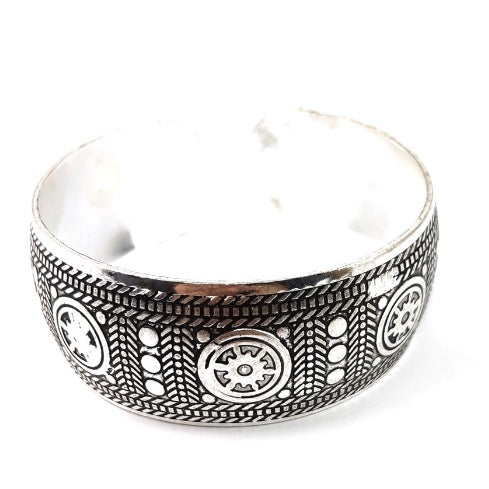 Women's Vintage Miao Silver Carved Bracelet 75f0a6c9 42d5 4996 a447 9e5c6e239bc4