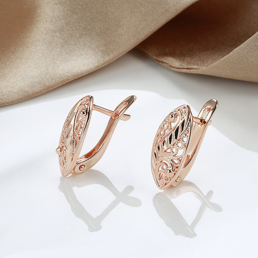 French Hollow Pattern Heart-shaped Earrings 77a0409a 8313 4b2c ba3b 389d53aebeb2