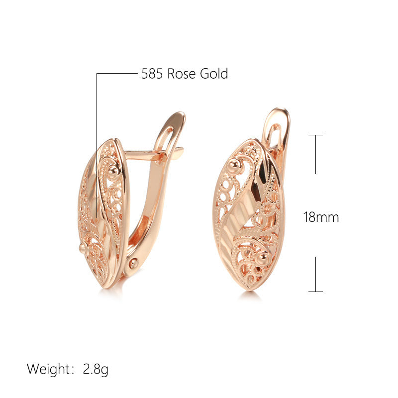French Hollow Pattern Heart-shaped Earrings 787b1073 81f7 4bd2 bac4 cea492c983ca