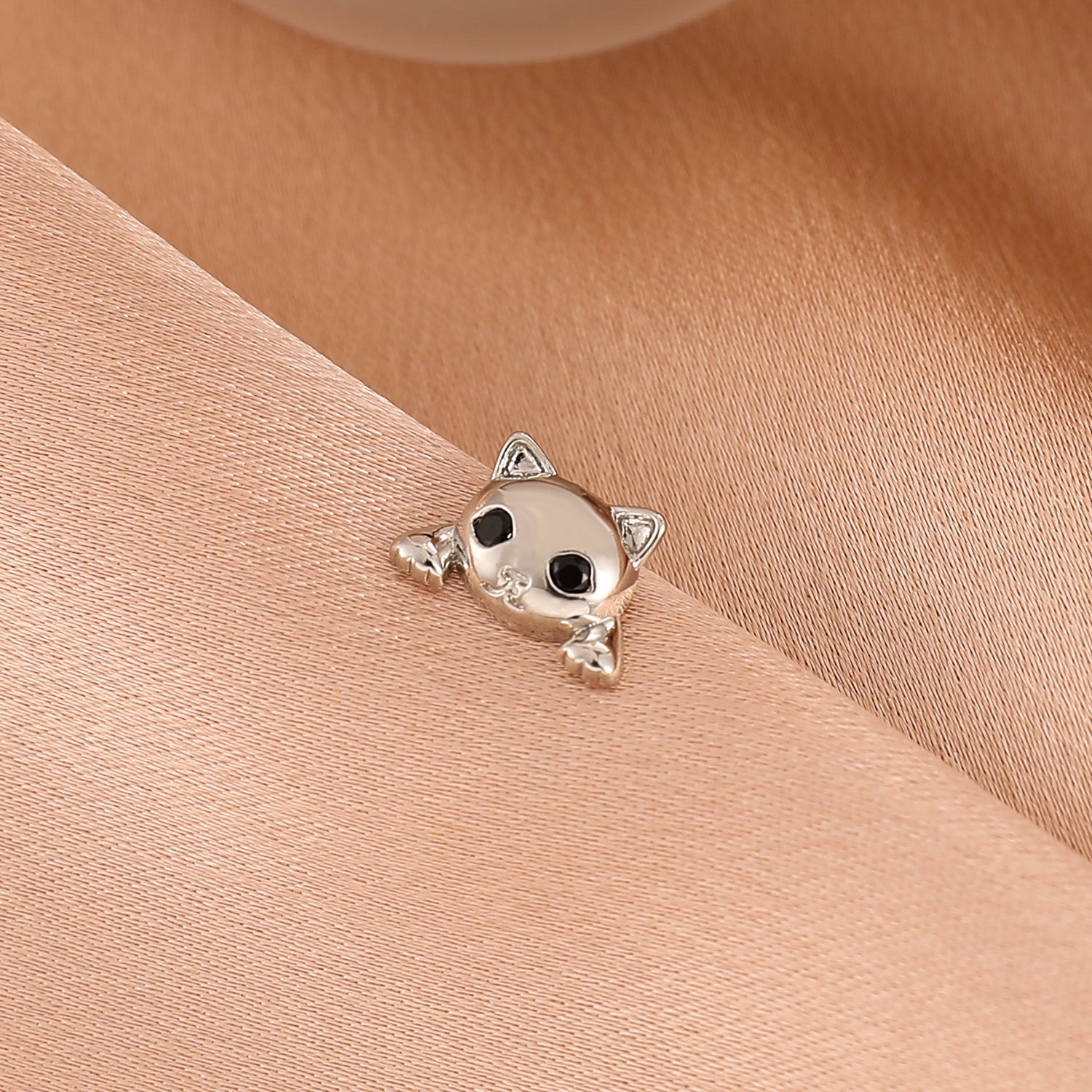 European And American Cute Cat Retro Fashion Minority Design Simple Cute Animal Earrings For Women 7a790e1a f51a 4f62 ab83 a9