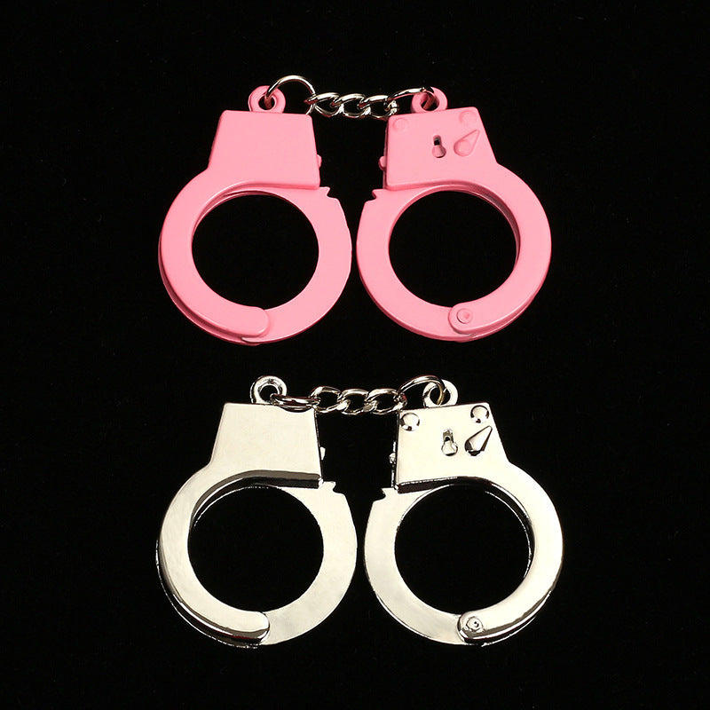 Metal Bags Pendant Zinc Alloy Casual Simulation Handcuffs Keychain 7aebf543 0efd 4988 ba27 f7e4fbd67512