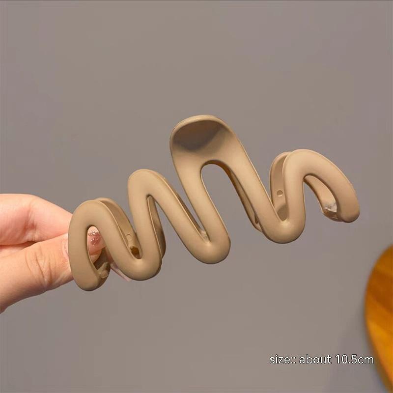 Dopamine Girl Shark Large Hair Clip Female Temperament 833fd5e3 9859 4d5e b99c face4a0c6d92 trans