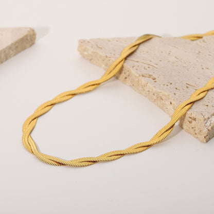 Lysa Twisted Chain Necklace 83a67081 2a2c 44c3 b72d d51cd67efb7f