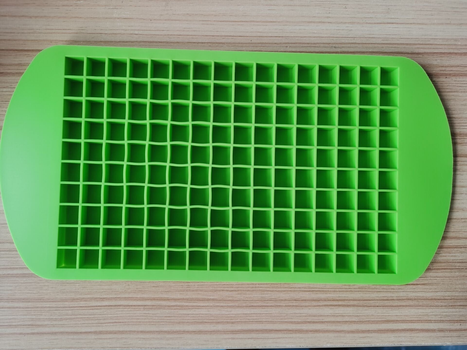 Ice maker tray 84cd7260 97c4 4b93 8cb8 e6553f6a4dbc