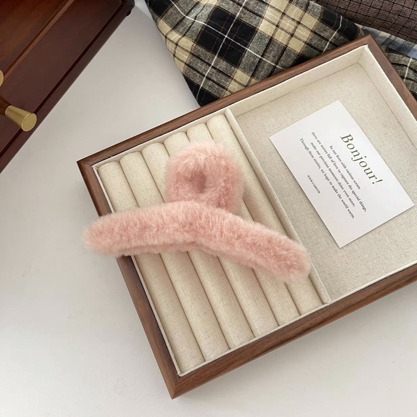 Large Plush Gripper With Elegant Temperament 8ad47c95 a3fe 403f b529 e8968e4915a6
