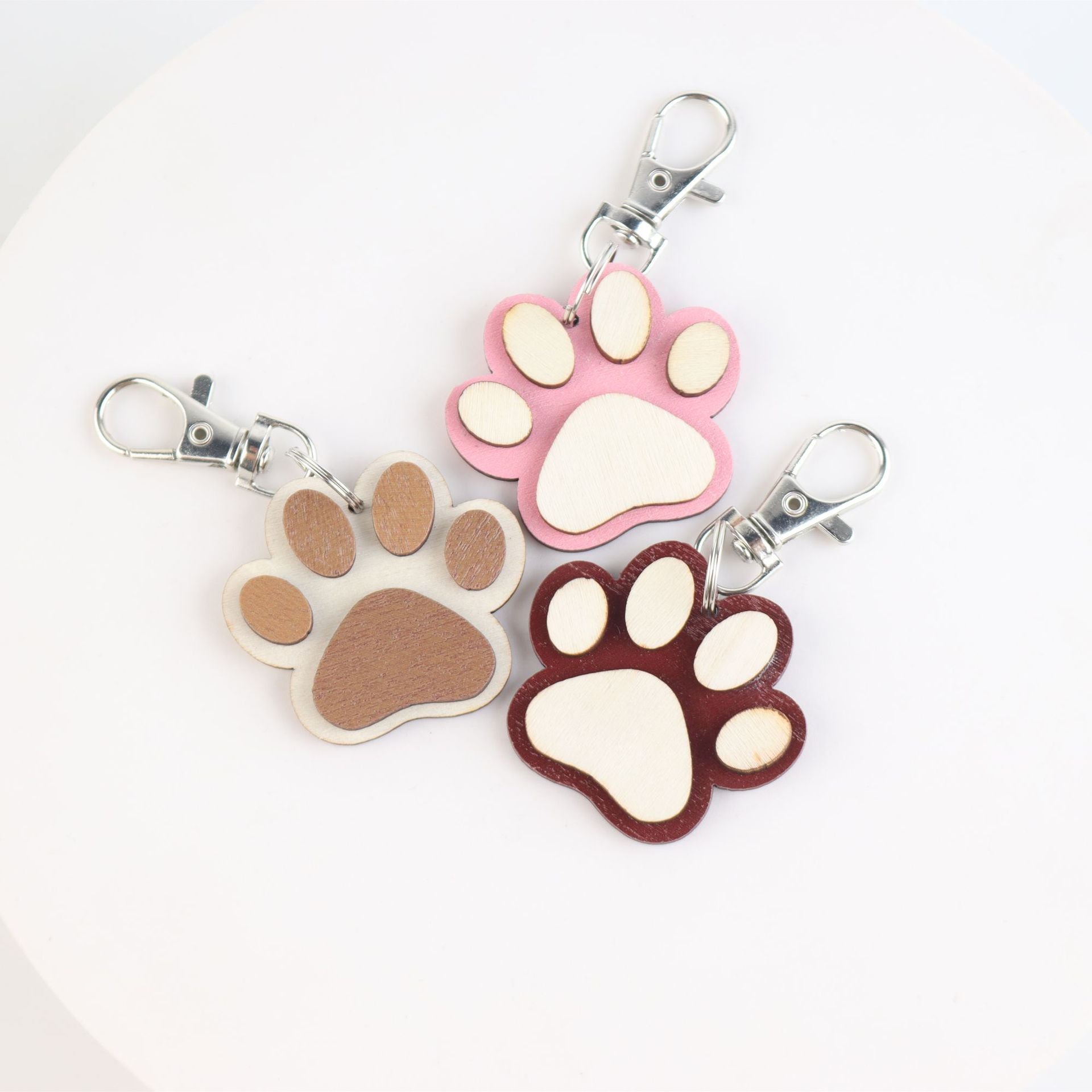 Creative Wooden Paw Print Keychain Pendant 8ca6d7d9 6ae9 4bd0 8603 e366bc6f8107