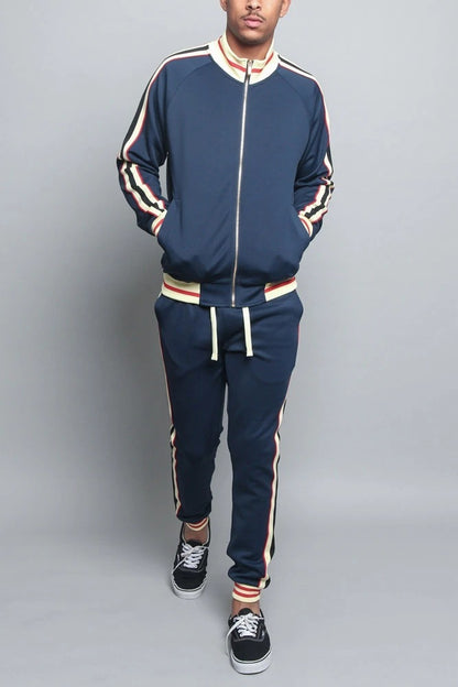 Sports Men Two-piece Suit 8d0cdca4 63bc 4350 a051 6e1d07f4e112