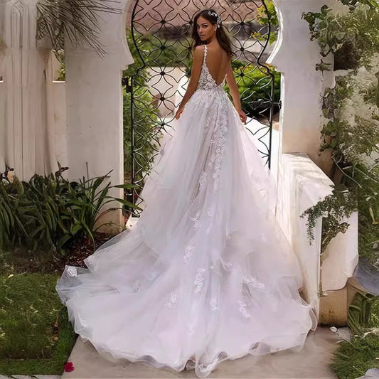 New Slim And Deep V Suspender Light Wedding Dress 934ef507 29b7 4d31 be31 84ffd69999cf