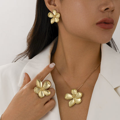 Curling Five-leaf Stamen Snake Chain Suit 93b843cf a0fe 43a0 a240 5e34625bdd53