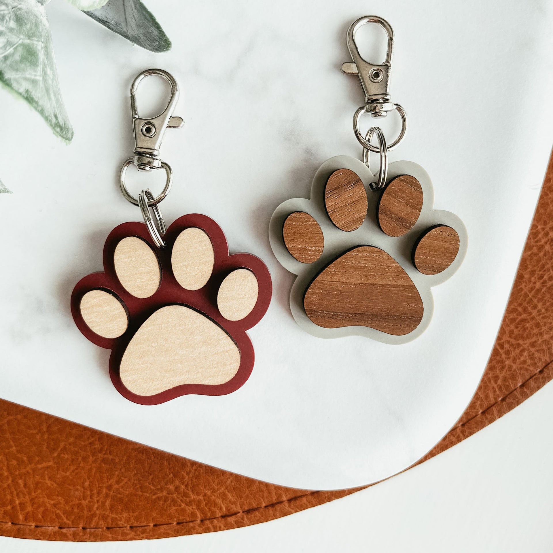 Creative Wooden Paw Print Keychain Pendant 93d939e2 daba 49b9 87e4 5650f502afbf