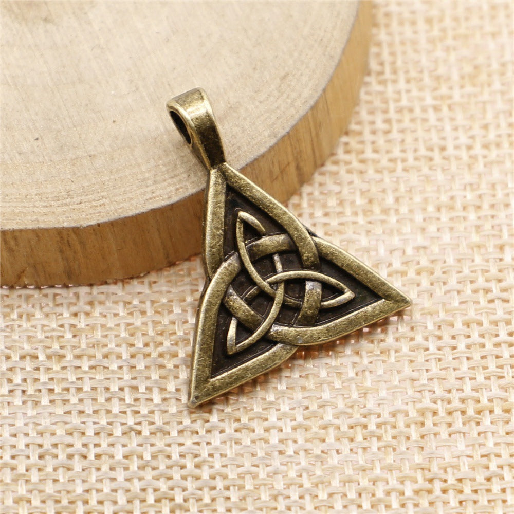 Vintage Jewelry Accessories Celtic Amulet Pendant 940b53e1 f708 4faa ad23 01d8e9a82c0a