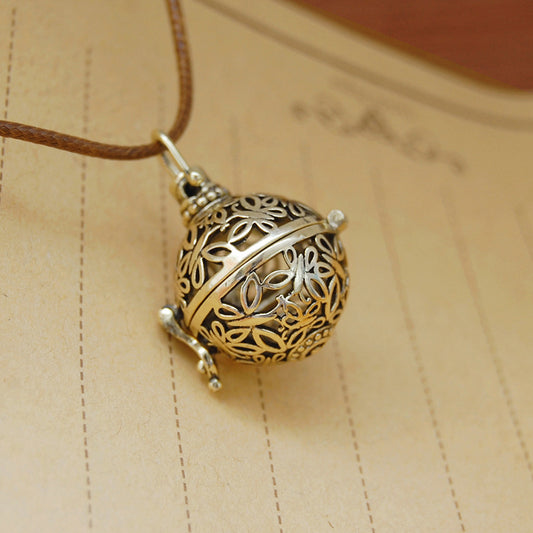 Retro Artistic Butterfly Hollow Sachet Ball Aromatherapy Necklace 947e950a 9aeb 4243 814d e2e4f18cc93a