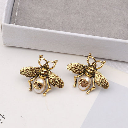 Pearl Retro Little Bee Ear Studs 95144847 ea73 49b4 9689 3085ea5f8cf5
