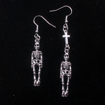 European And American Popular Exaggerated Gothic Skull Earrings 98e374a9 fcc7 424f 8c2c 8b48e7bf689e