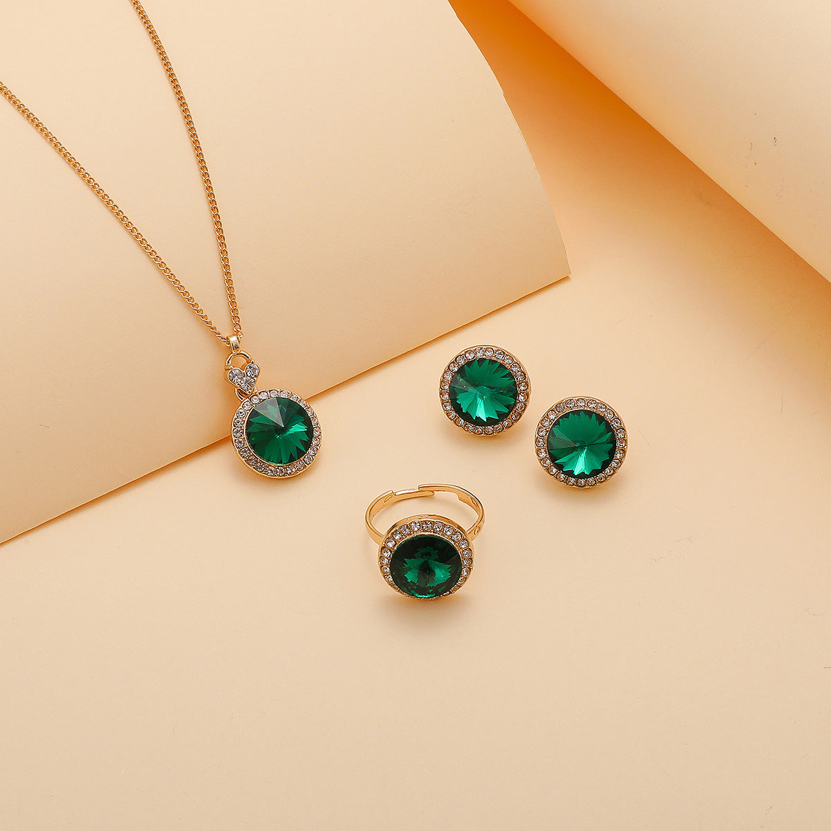 Fashion Simple Water Brick Round Emerald Jewelry Suit 9a29b92d 9ed3 46e3 a2f0 f956a7454e4c
