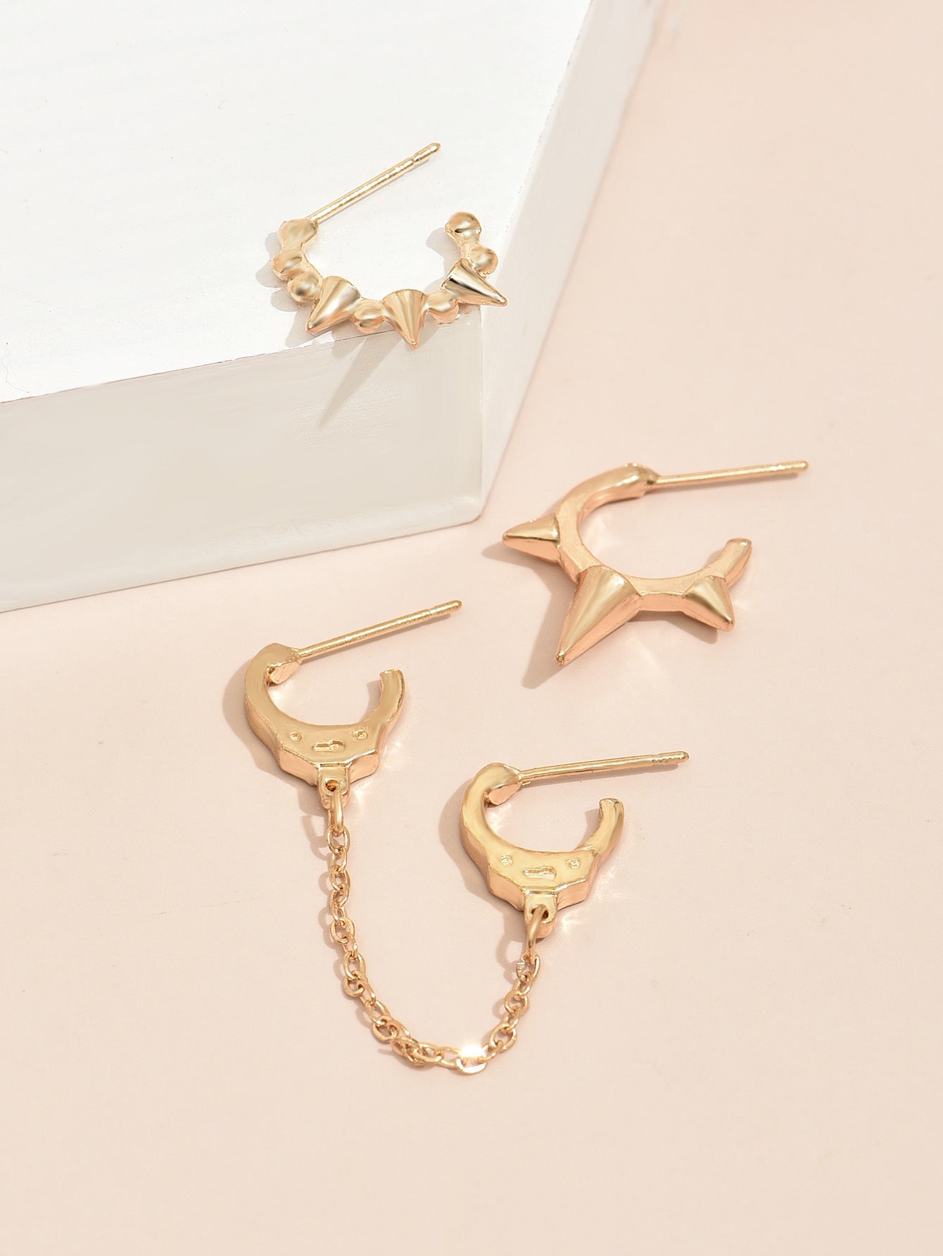 Temperament Niche Design Female Personality Earrings 9b5f2171 238a 4c39 a9a3 034c232f1808