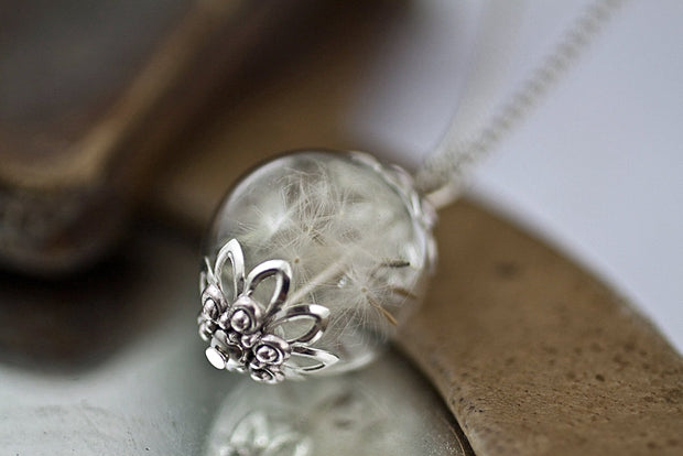 Vintage Handmade Fashion Dandelion Seed Glass Necklace