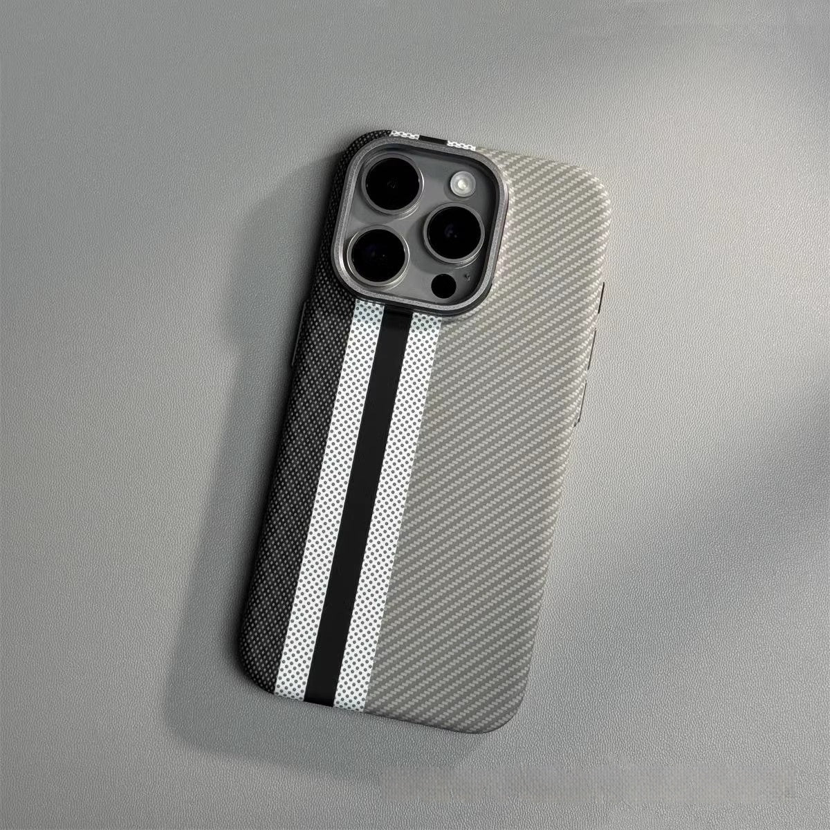 Magnetic Carbon Fiber Pattern Drop-resistant Mobile Phone Protective Case 9f806604 c8dc 4943 9e8a 96da7cdf585b a080f3e5 e20b 