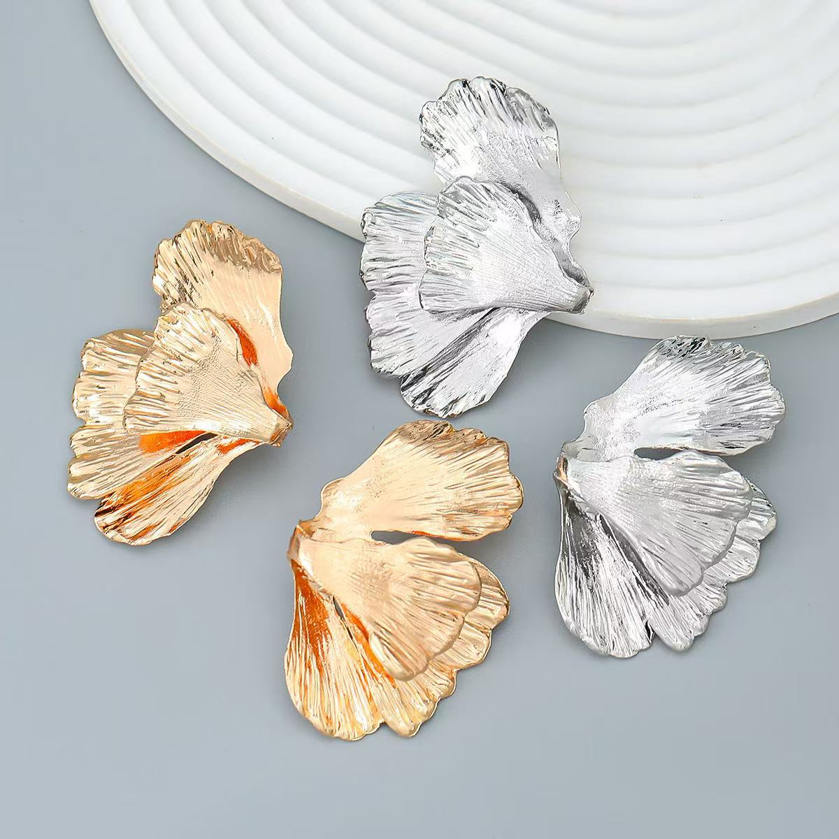 Fashion Personality New Metal Flower Earrings For Women O1CN010gVibJ1bias03wLOS  2216858653499 0 cib