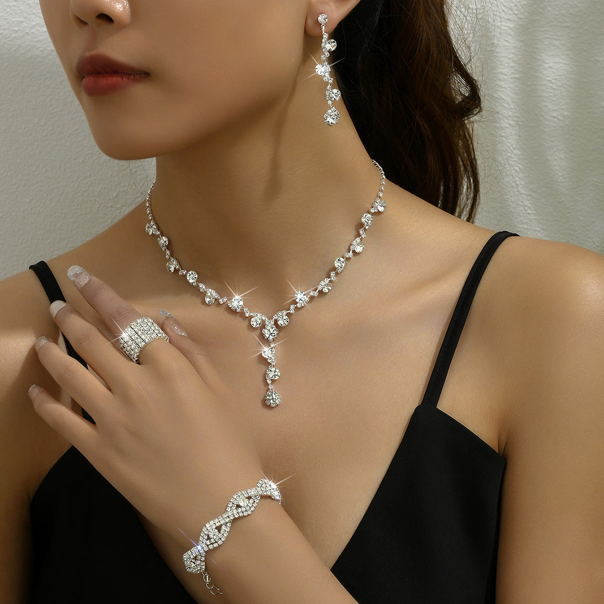 Fashion Crystal Necklace Ear Stud Bracelet Jewelry Accessories O1CN015MzeGK1ynqYjYpNmY  1988846624 0 cib