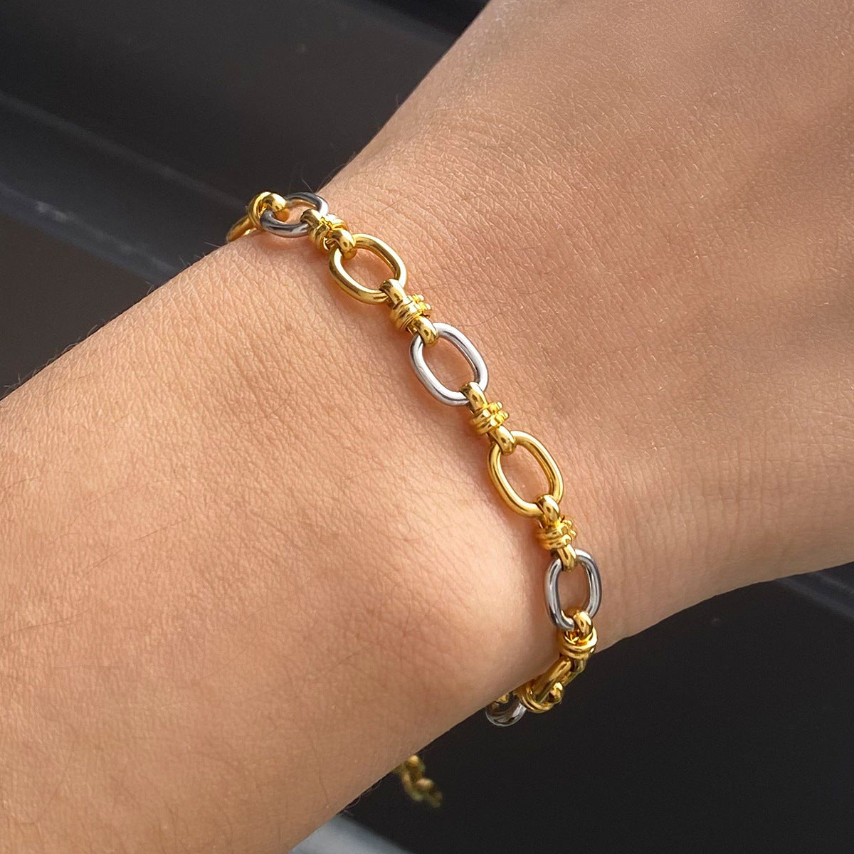 Addison Two Tone Gold Bracelet O1CN01UUUSUC2ElaTC6aTtE  2210913638785 0 cib