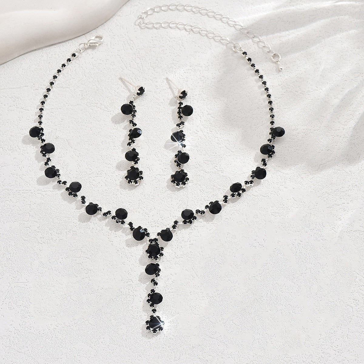 Fashion Crystal Necklace Ear Stud Bracelet Jewelry Accessories O1CN01bFaJRw1ynqUY6OWis  1988846624 0 cib