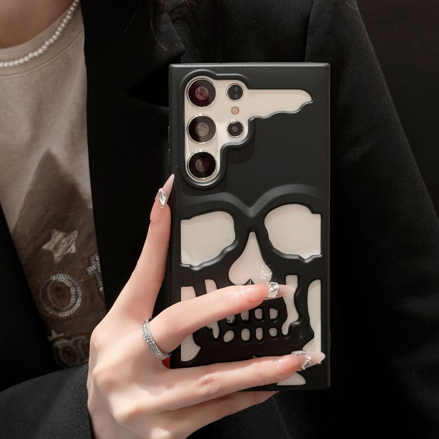 Hollow Skull Personality Creative Phone Case - 图片 2
