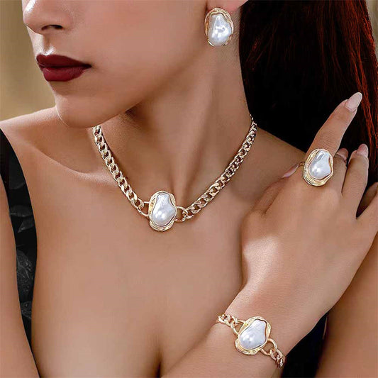 Trendy Hot Sale Shaped Pearl Suit Vintage Necklace