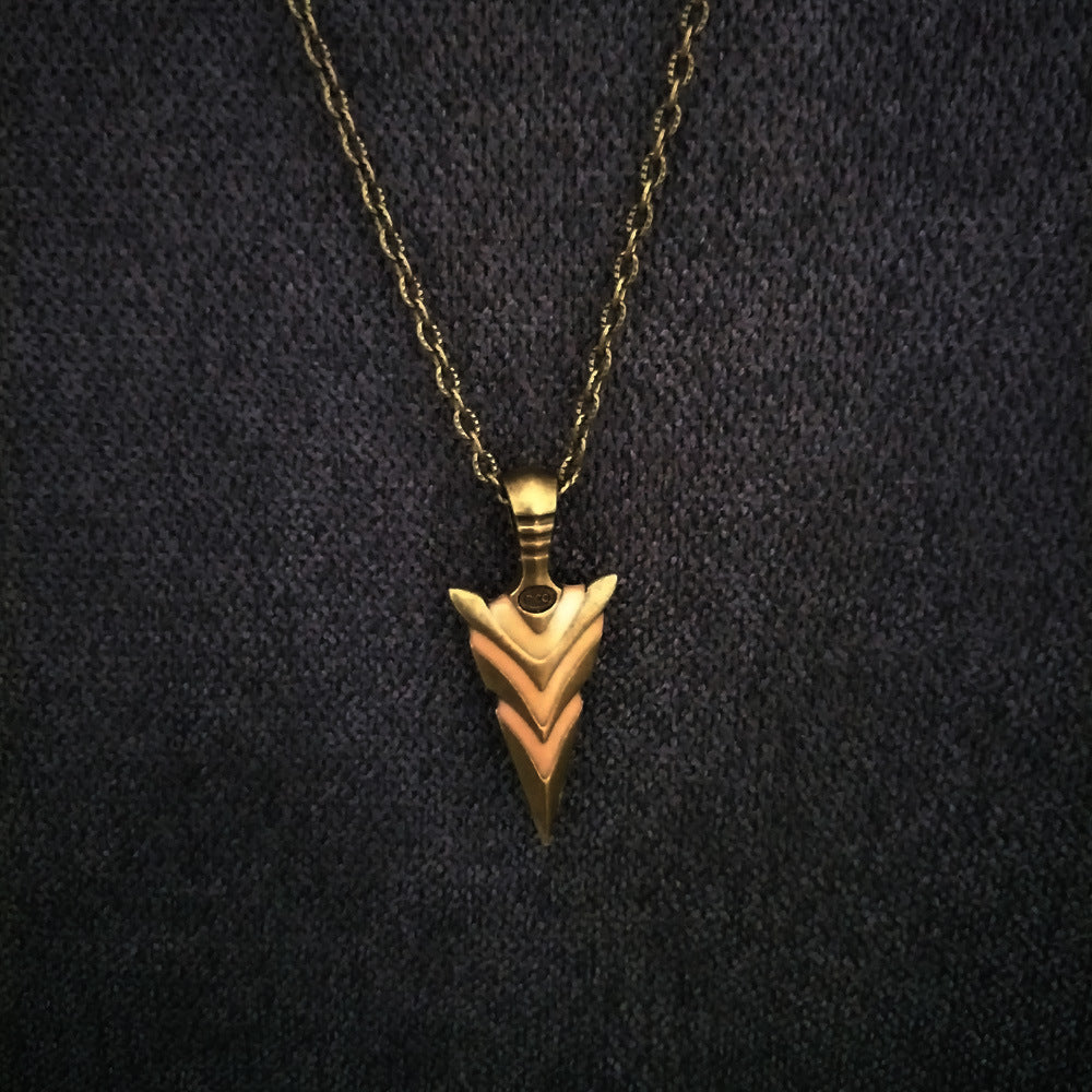 Luminous Arrow Necklace Vintage Light-emitting Pendant a2875672 336f 43da a604 7a59e264de31