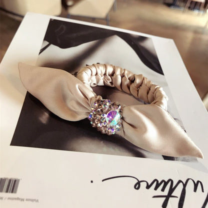 Rhinestone-Encrusted Super Bow Hair Rope a28cb1de 3312 4175 ae86 f52096d36b49