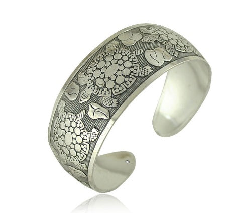 Women's Vintage Miao Silver Carved Bracelet a59d1008 47bb 4f64 8c95 3382cdeb6eb7