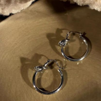 All-matching Simple Bracelet Ear Clip Ear Studs Women's Design Sense a67e60dd d59d 4612 a42c ecf64f64ce3d