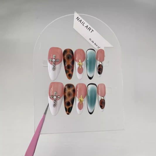 Autumn And Winter Blooming Hand-painted Maillard White Elegant High-end Long Handmade Wear Manicure a68a4fac c769 4b6a 97ab f