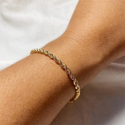 European And American Gold-plated Twist Chain Bracelet a6d610aa a629 4f38 9f9c d3f91044951b