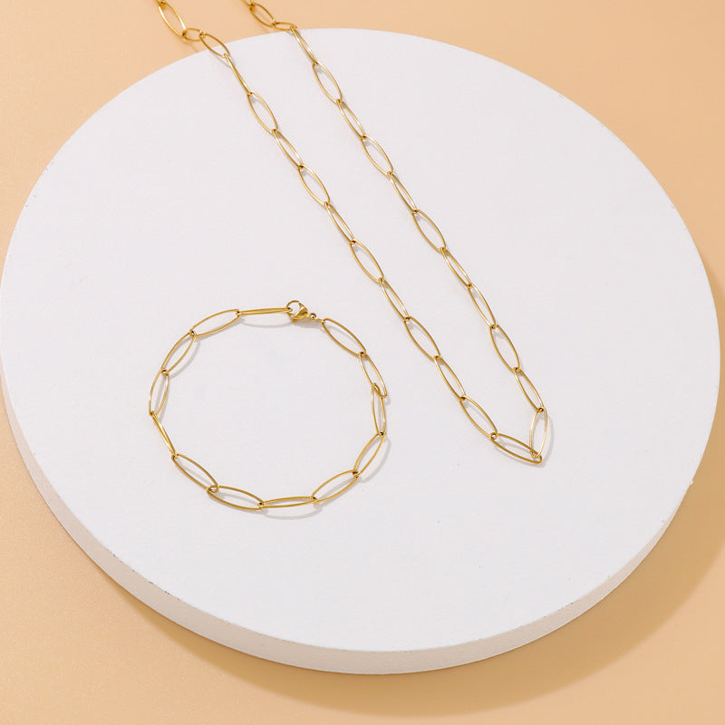 European And American Style Fashion Simple Titanium Steel Oval Ring Clavicle Chain Necklace a8ee666e da05 4214 866d c70bb3ee4