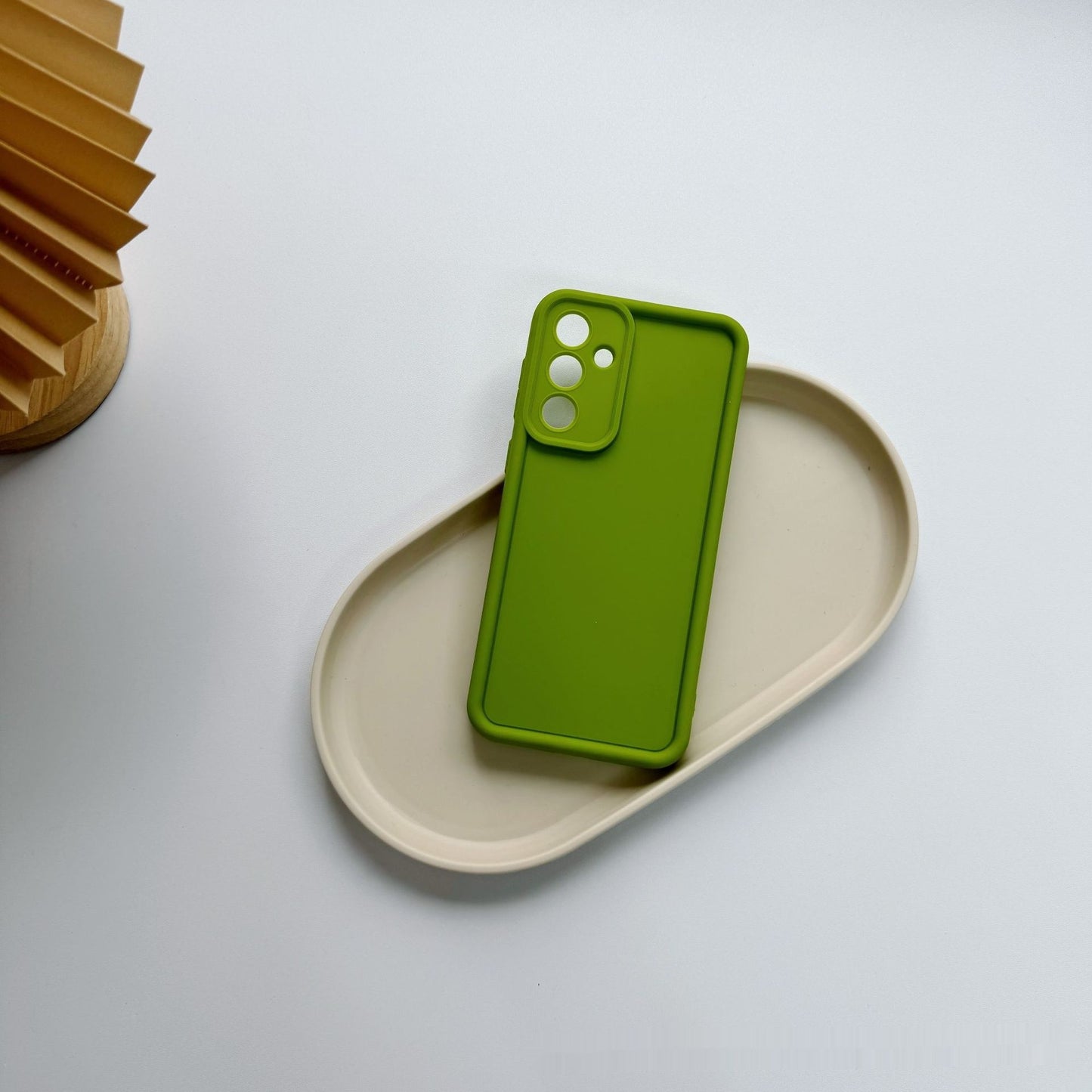 Solid Color Minimalist Silicone Soft Shell Phone Case - 图片 17