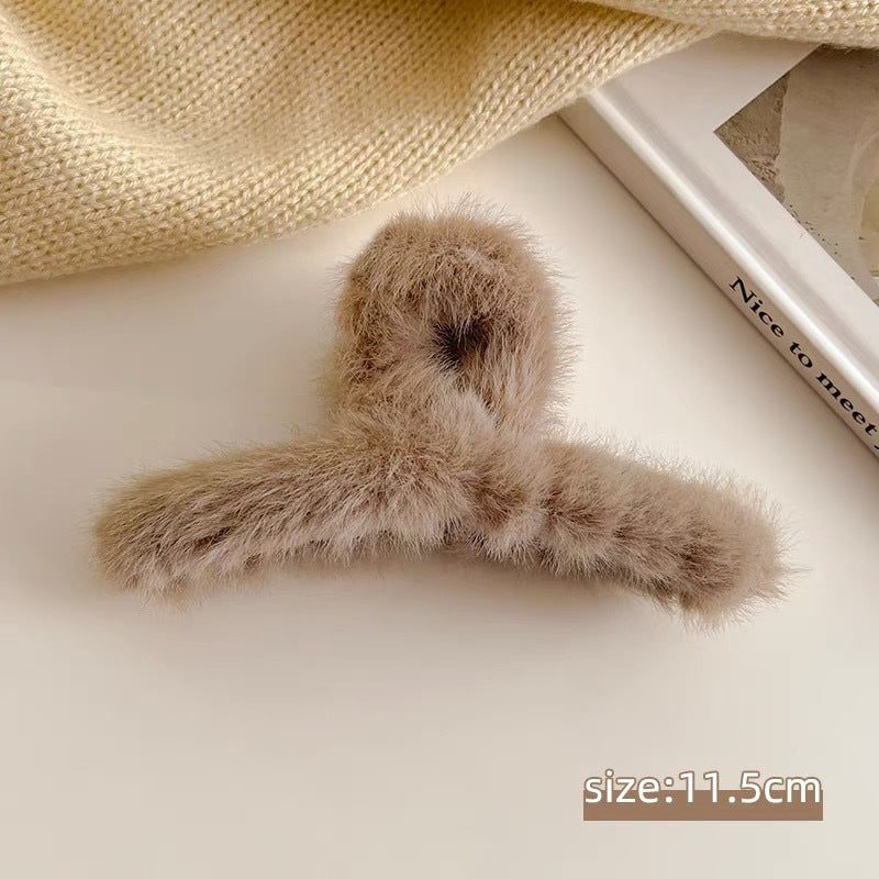 Large Plush Gripper With Elegant Temperament aa972a6f c62c 4ff8 870a a57ee3db9f31