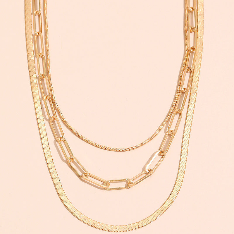 Simple And Fashionable Solid Color Metal Irregular Clavicle Chain aa97b3bb fb57 4717 b9a8 3bf1ef2e71d1