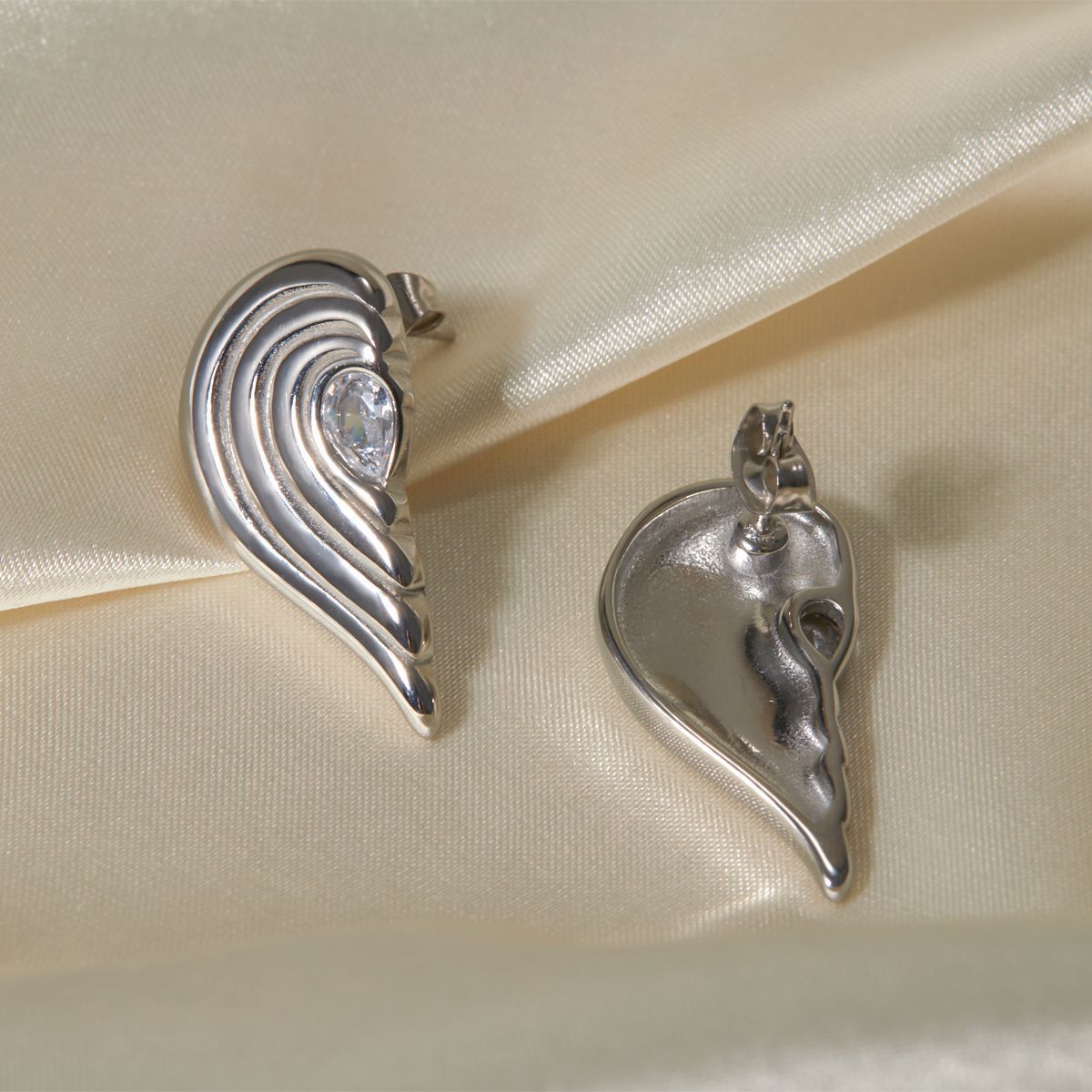 18k Gold Stainless Steel Inlaid Zircon Symmetrical Heart Earrings - HD Wireless Product #4