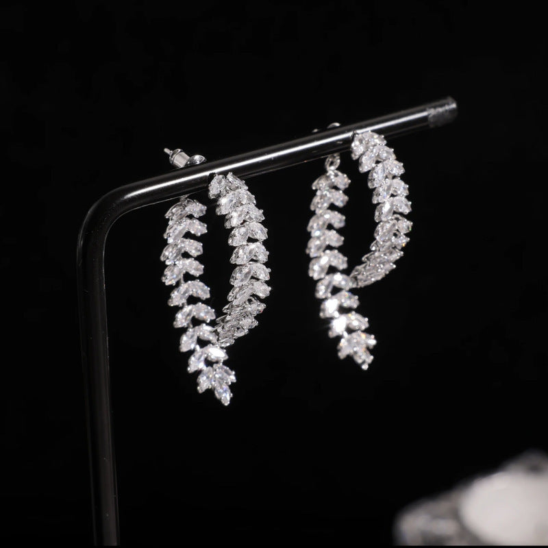 Women's Fashion Temperamental Personalized And All-match Love Heart Earrings adb5763d c731 4c05 9711 794300444724