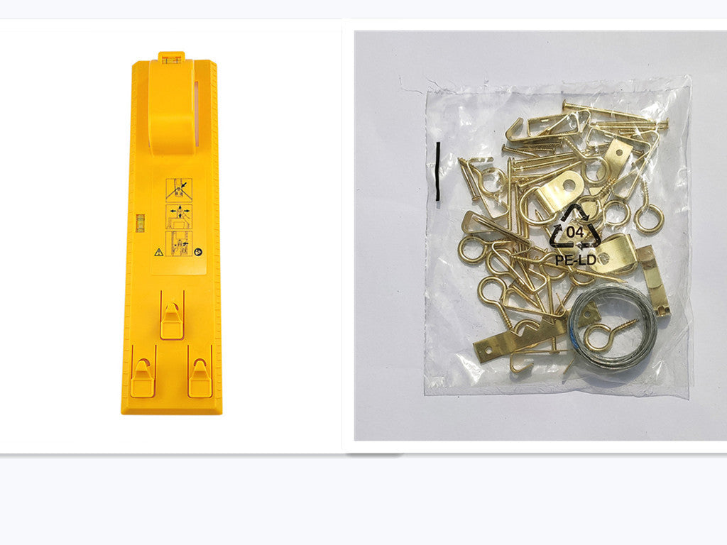 Multifunctional spirit level for frame hanging tool af456143 ae91 4b2c 94ff 2e6370af1bbd 4b466518 c2e2 401d 9b0d 99f9487d9cf3