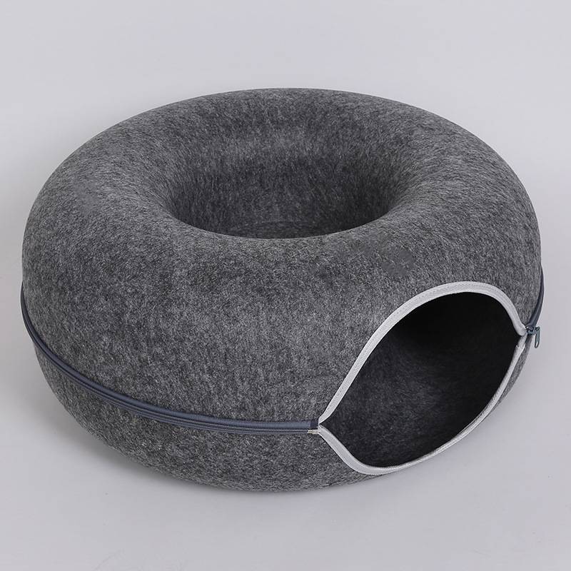 Four Seasons Available Cat Round Felt Pet Nest af6f144e 9690 4c28 925c 534084e3b94c