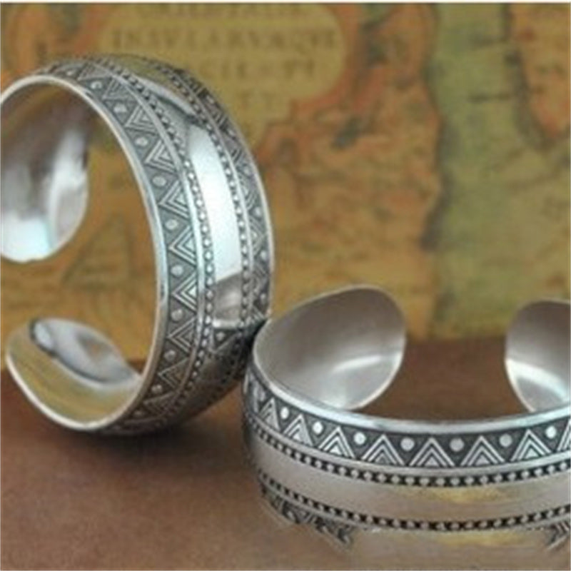 Women's Vintage Miao Silver Carved Bracelet af974d57 9e30 481e b2c6 c4d2d09ec310