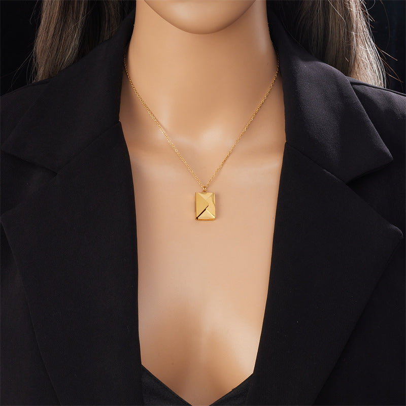 Simple Personality Envelope Pendant Necklace Fashion Retro b0a33a3b b59a 43ee bb38 cba26613dafb