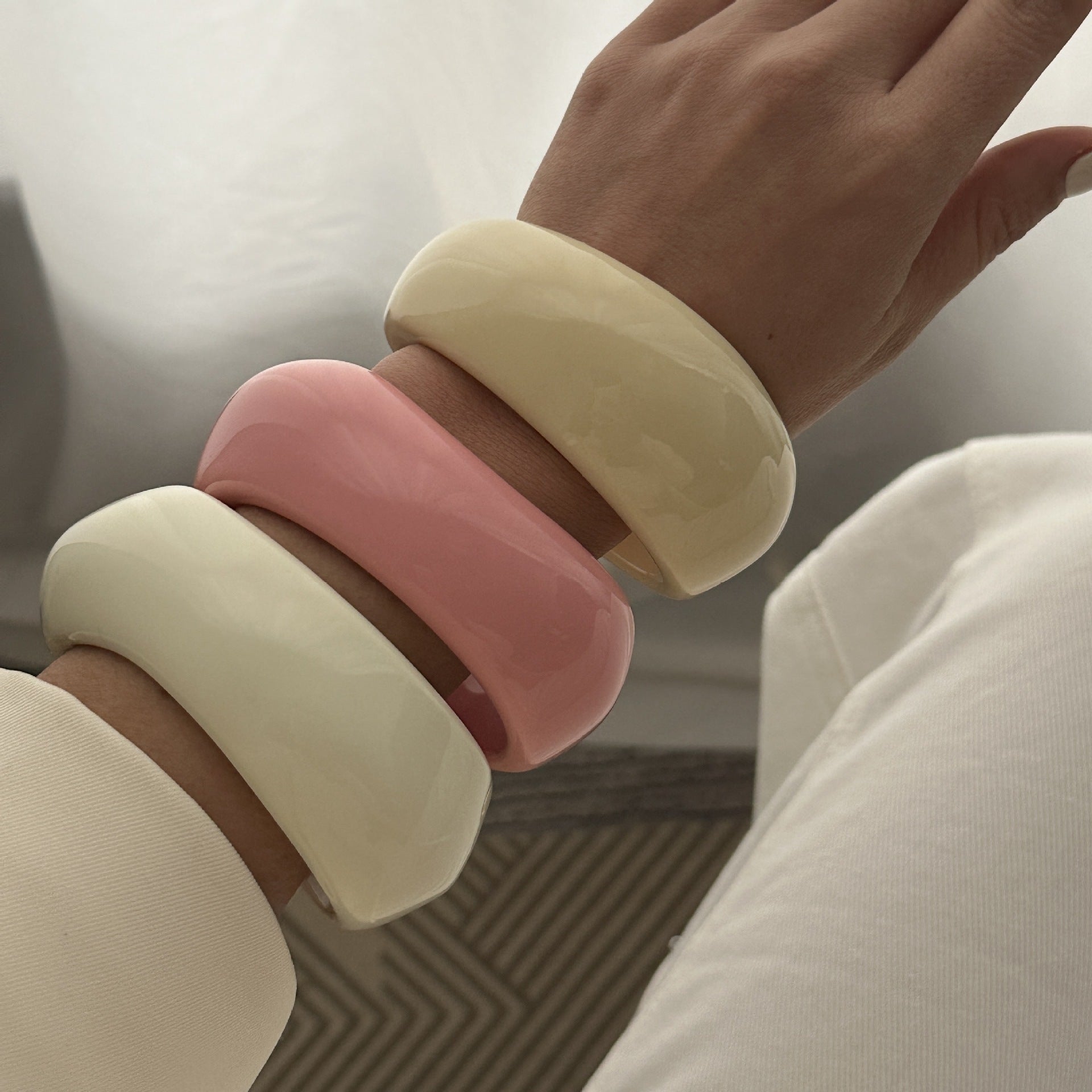 European And American Irregular Dopamine Personality Wild Resin Bracelet b299bba4 512d 4cf8 86dc 69f856179e22
