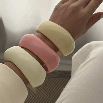 European And American Irregular Dopamine Personality Wild Resin Bracelet b299bba4 512d 4cf8 86dc 69f856179e22