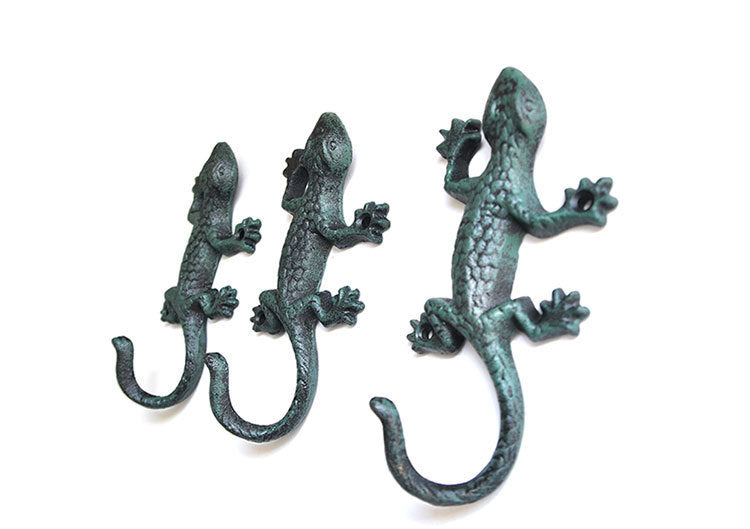 Wrought Iron Gecko Hook American Cast Iron Garden Hook b59db4f2 74b0 4769 86d2 3e066180e878