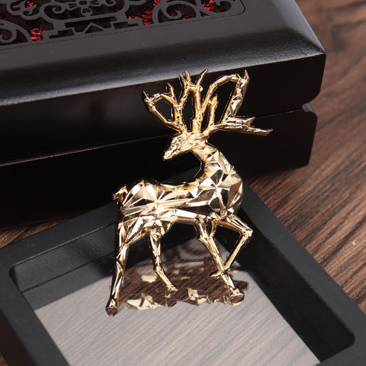 Three-dimensional Fawn Brooch Gold Christmas b69610f9 3a1b 440c 9000 9d963150a4fe