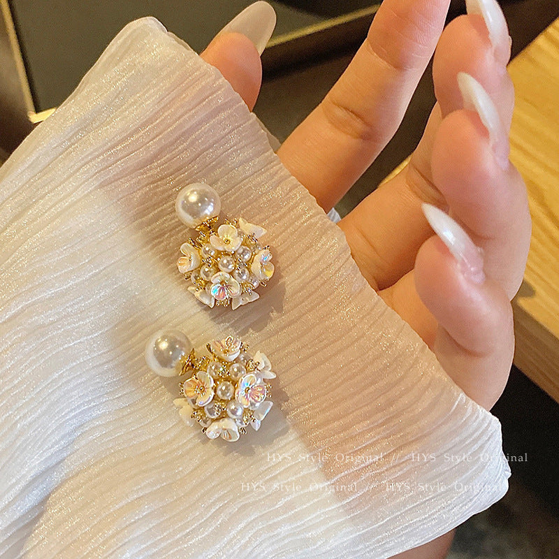 French Two Wearing Shell Pearl Flower Earrings Female b73f163a 9d06 4f61 90e1 3096256fbb62